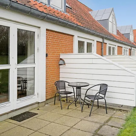 2 Bedroom Gorgeous In Apartment *